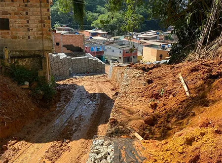 Obra - Emergencial de contenção e canalização - Barra do Shay  São Sebastião - São Paulo