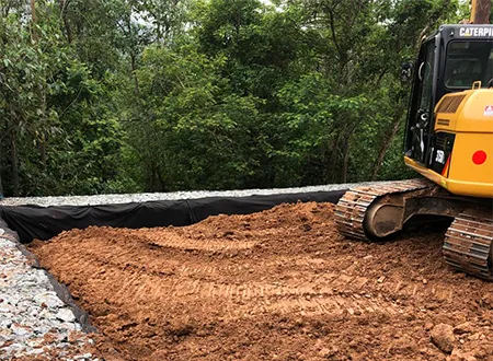 Obra -Residencial para contenção de quadra de beach Tenis - Araçariguama São Paulo