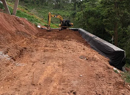 Obra -Residencial para contenção de quadra de beach Tenis - Araçariguama São Paulo